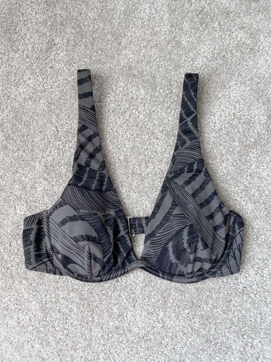 Athleta Other - Athleta | Zuma Plunge Bikini Top | Herb & Olive Print